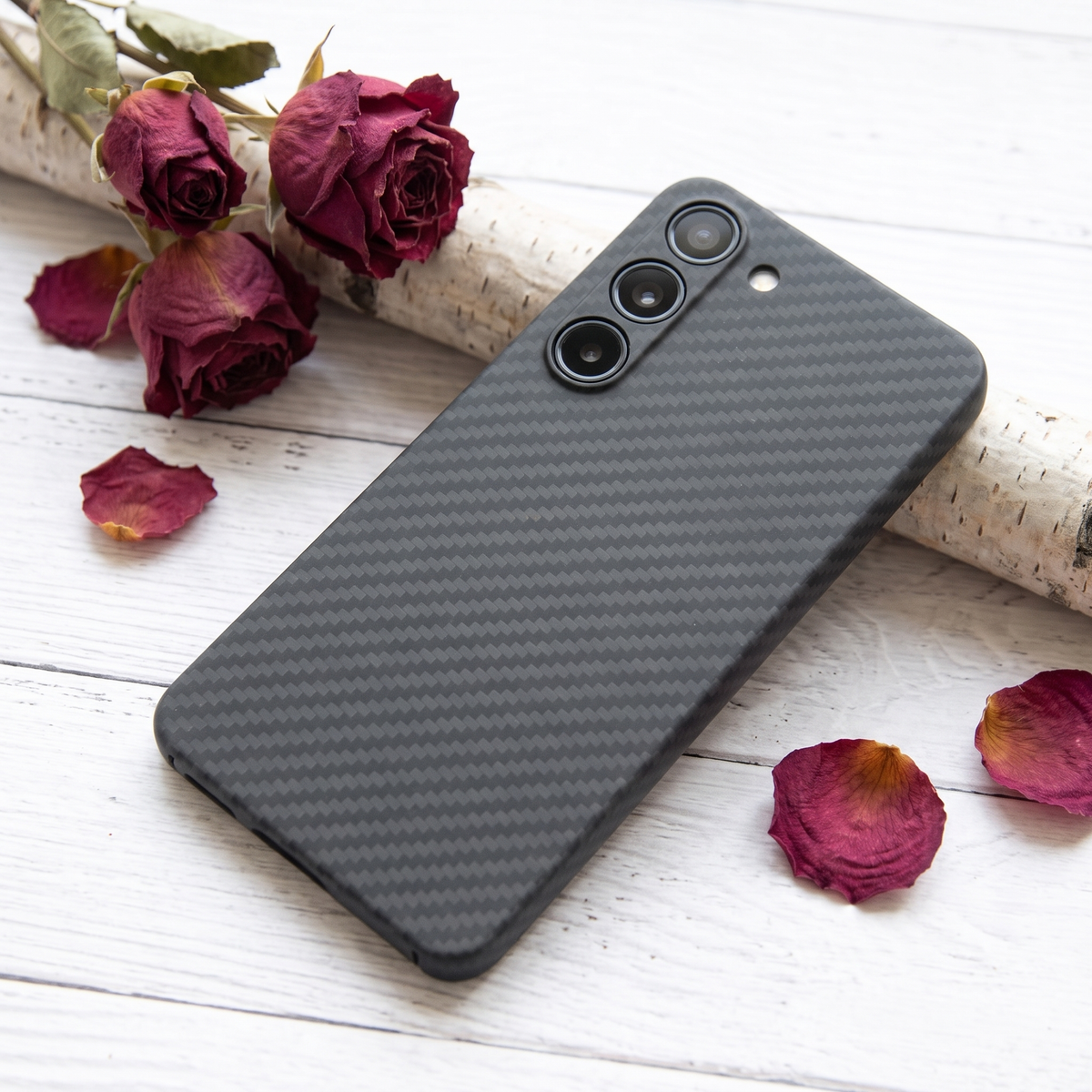 Slim profile of the aramid case for Galaxy S25+