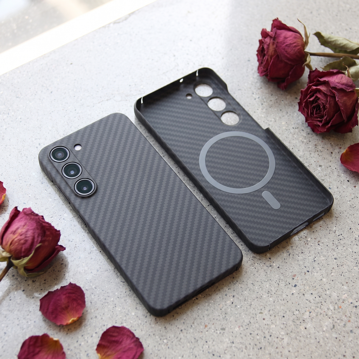 Black aramid case for Galaxy S26