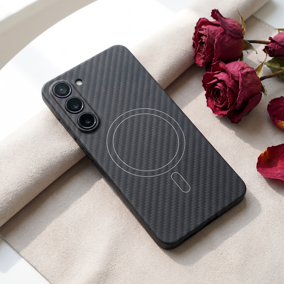 Aramid case for Galaxy S24 showing the magnetic area